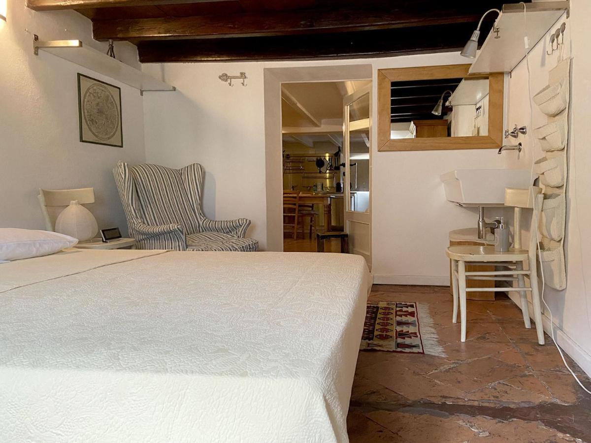 Fascinating Central Hideaway In A Physicist'S Home Como Exterior photo